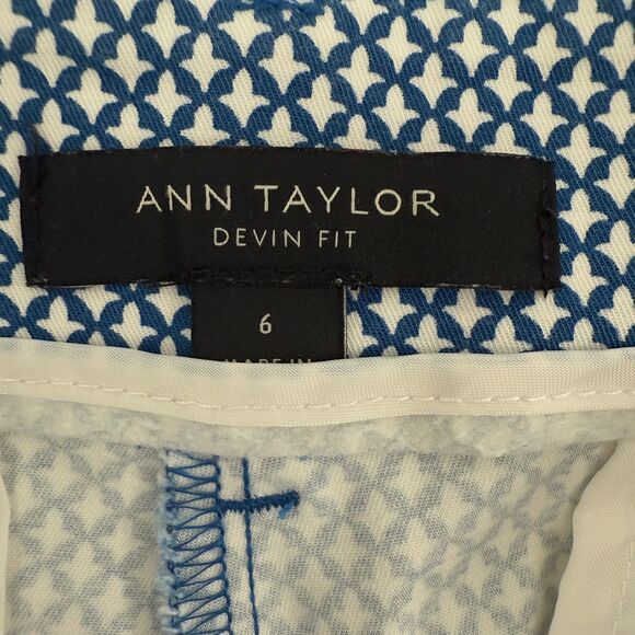 Ann Taylor Women's Devin Fit Bermuda Shorts Blue White Print Size 6 - Picture 3 of 10
